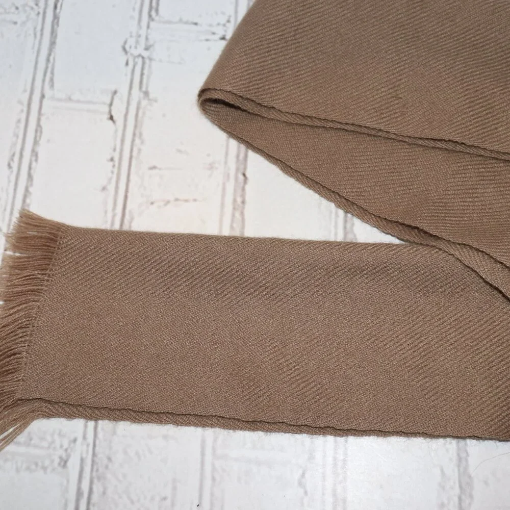 🤎 Beautiful Vintage Tan Scarf with Fringe – 48